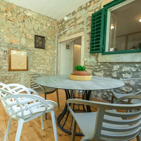 House Draza 比奥格勒·纳·莫鲁